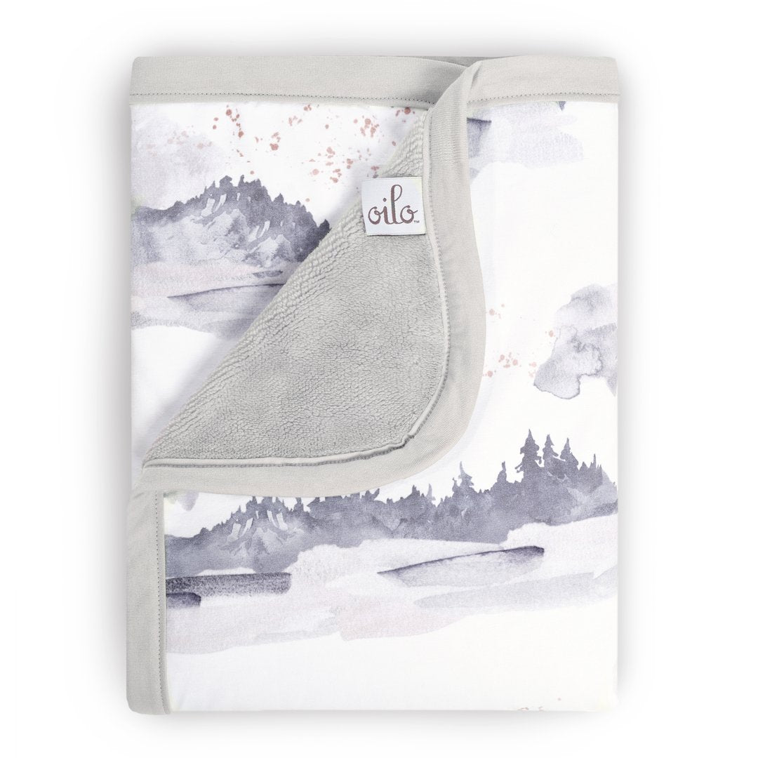 Oilo Misty Mountain Cuddle Blanket